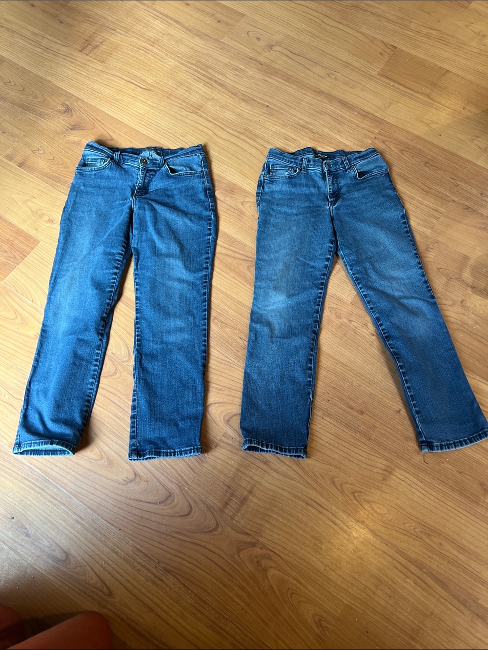 Lee jeans relaxed fit mid rise bundle of two both size 6